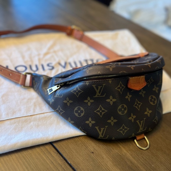 Louis Vuitton Dark Brown Monogram Crossbody Bag - Picture 14 of 14